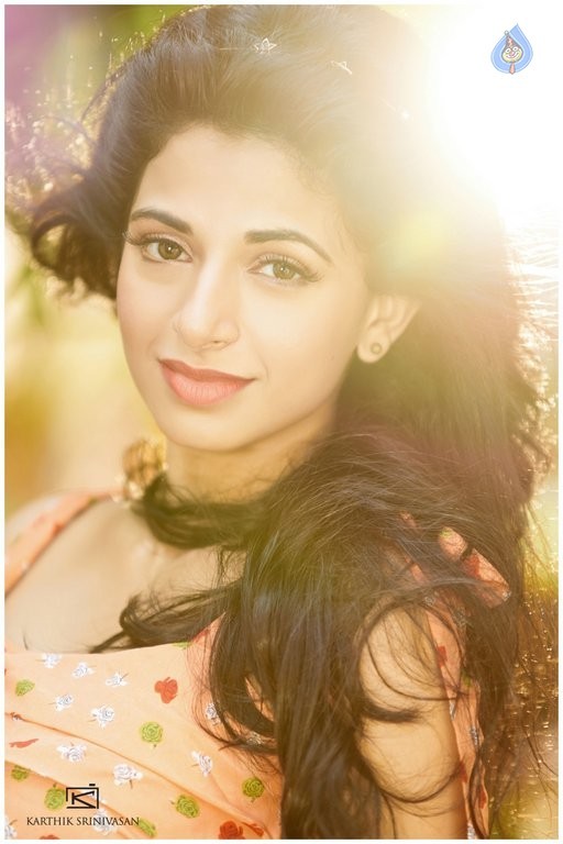 Actress Iswarya Menon Photos - 9 / 12 photos