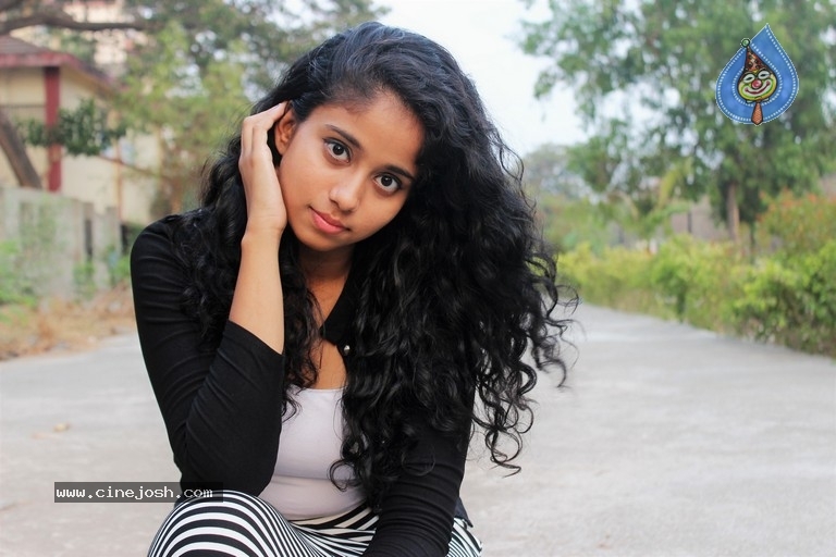 Actress Krisha Kurup Pics - 9 / 18 photos