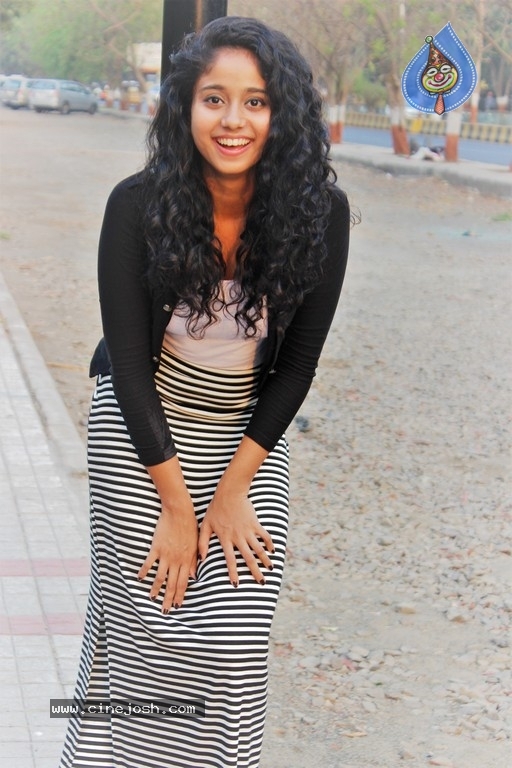 Actress Krisha Kurup Pics - 15 / 18 photos