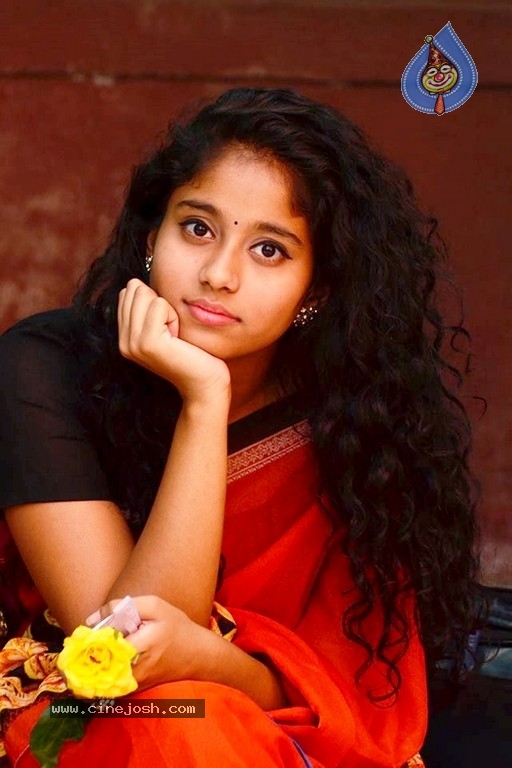 Actress Krisha Kurup Pics - 17 / 18 photos