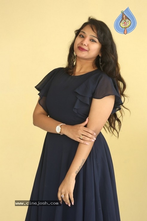 Actress Lizee Gopal Photos - 18 / 21 photos