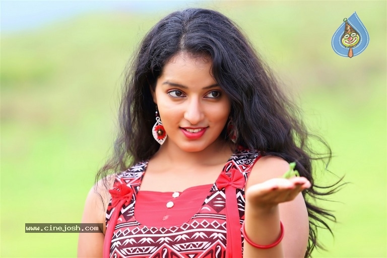 Actress Malavika Menon Photos - 11 / 15 photos