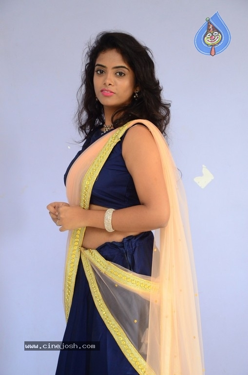 Actress Manjira Photos - 4 / 30 photos