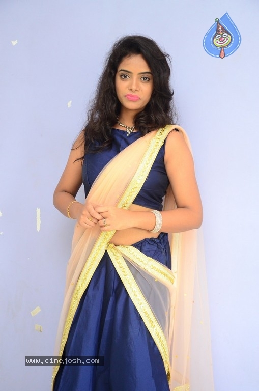 Actress Manjira Photos - 5 / 30 photos