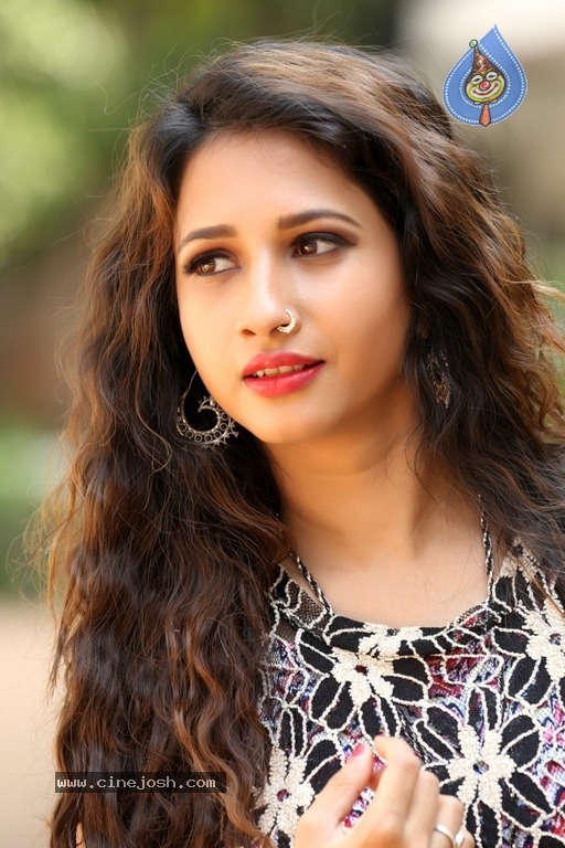Actress Manvitha Harish Stills - 10 / 12 photos