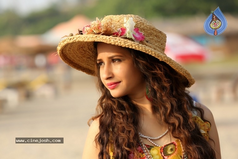 Actress Manvitha Harish Stills - 12 / 12 photos