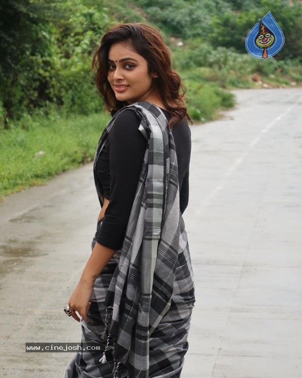 Actress Nandita Swetha Photos - 2 / 6 photos