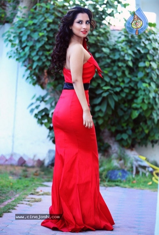 Actress Nazma Sultana Stills - 6 / 18 photos