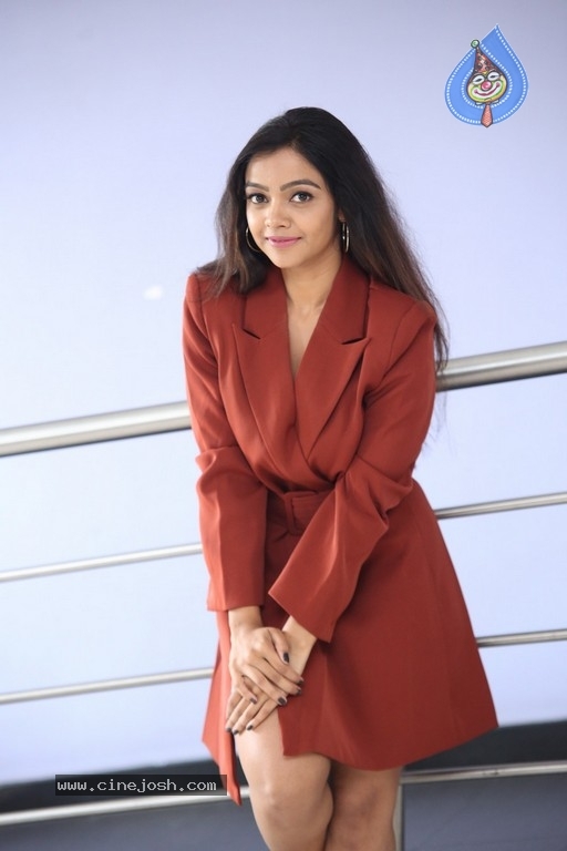 Actress Nithya Shetty Pictures - 16 / 38 photos