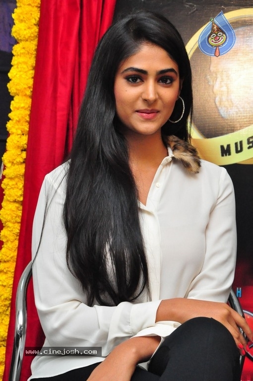 Actress Palak Lalwani Latest Photos - 13 / 16 photos