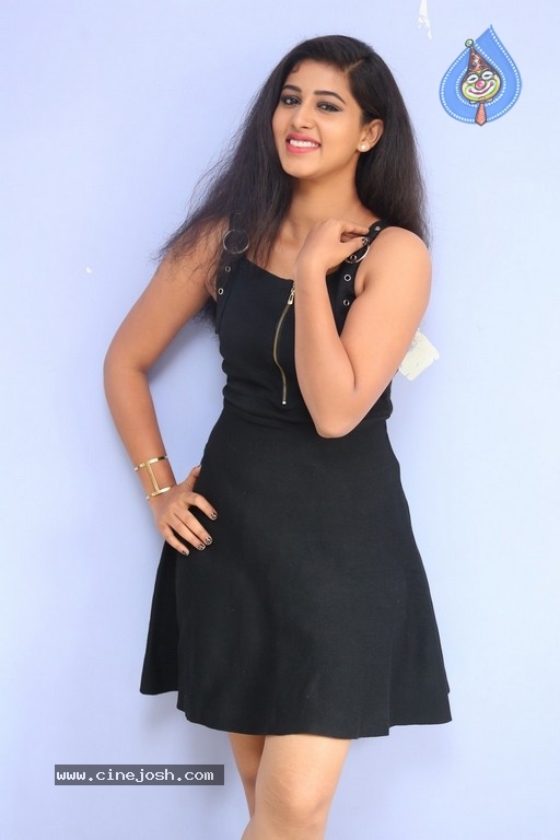 Actress Pavani Latest Photos - 4 / 21 photos