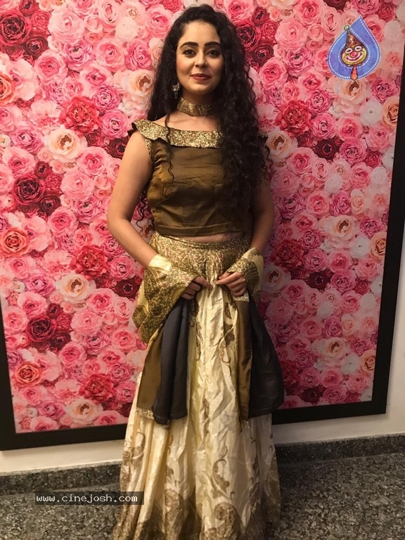 Actress Payal Wadhwa Stills - 8 / 12 photos