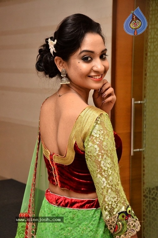 Actress Preeti Stills - 10 / 11 photos