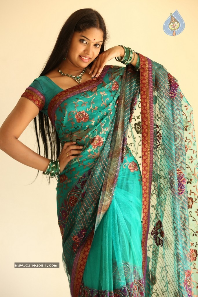 Actress Priyanka Stills - 13 / 39 photos