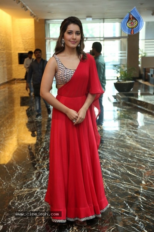 Actress Rashi Khanna Photos - 6 / 21 photos