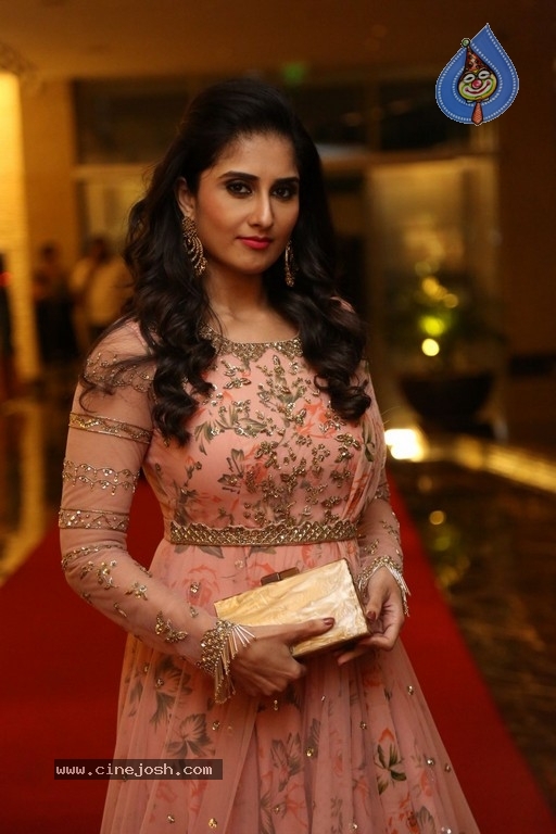 Actress Shamili Photos - 9 / 20 photos