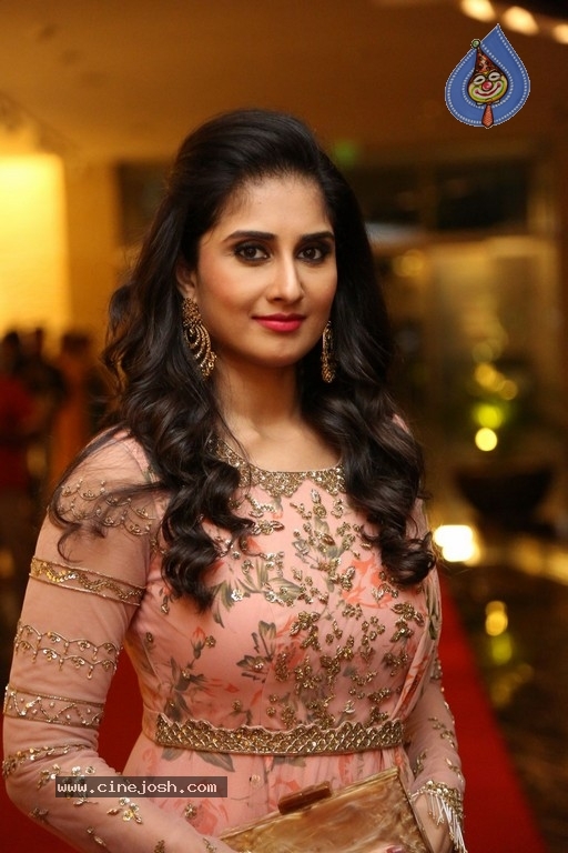 Actress Shamili Photos - 17 / 20 photos