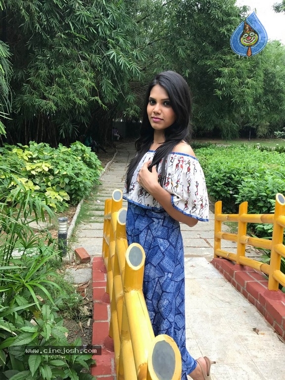 Actress Shathiga Latest Stills - 2 / 7 photos