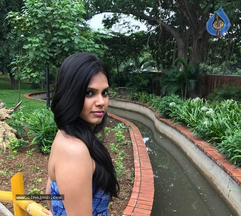 Actress Shathiga Latest Stills - 6 / 7 photos