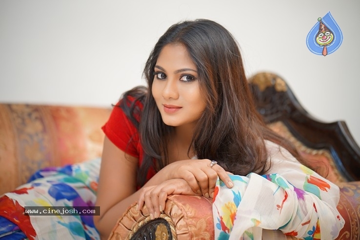 Actress Shruti Reddy Images - 6 / 13 photos