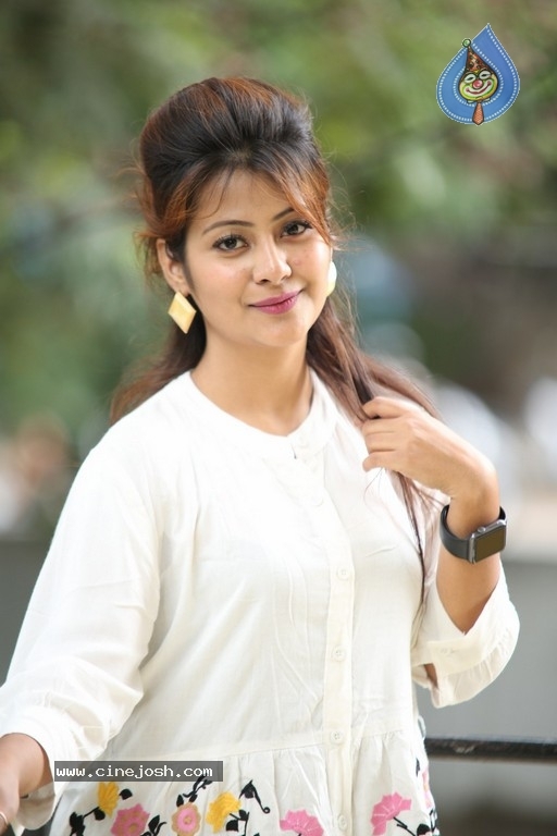 Actress Shubhangi Pant Stills - 22 / 26 photos