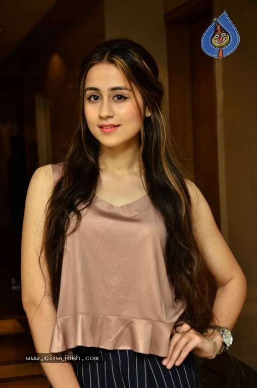 Actress Simrath Juneja Latest Photoshoot - 6 / 18 photos