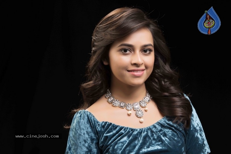 Actress Sri Divya Latest Stills - 12 / 12 photos