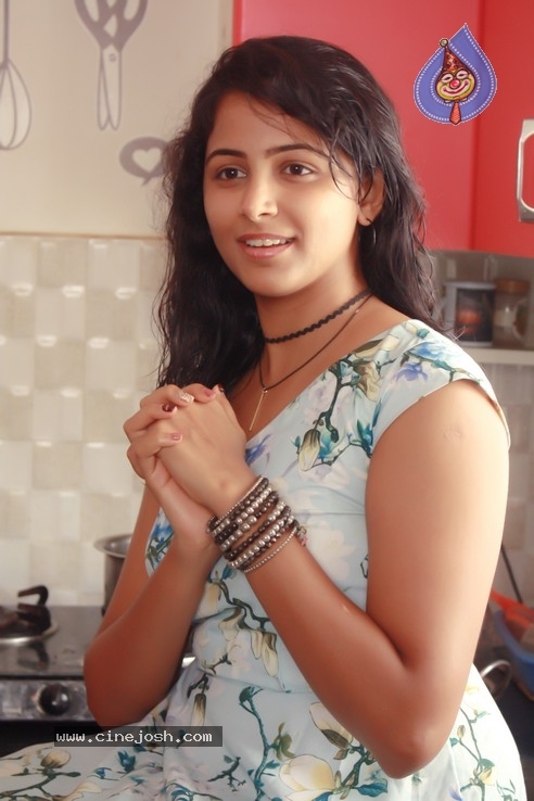 Actress Subiksha Stills - 8 / 11 photos