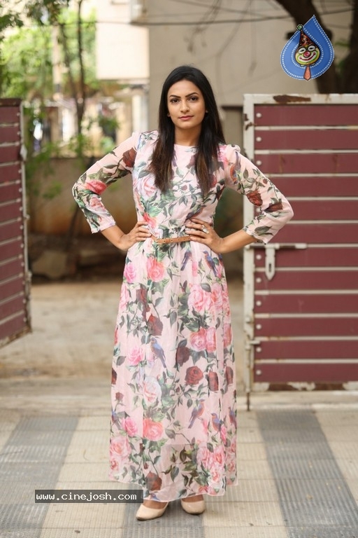 Actress Swetha Varma Photos - 9 / 15 photos