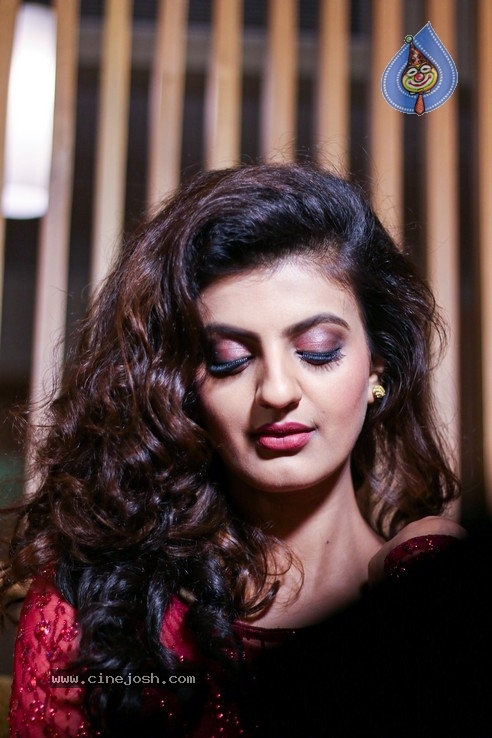 Actress Tanishq Latest Stills - 9 / 12 photos