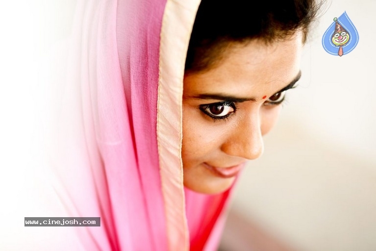 Actress Tanvi Photoshoot - 5 / 18 photos