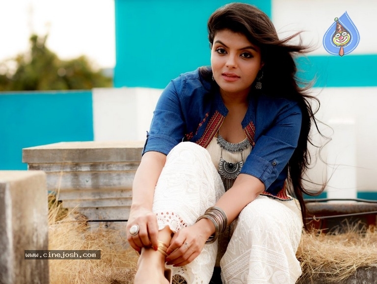 Actress Tejashree Jadhav Photoshoot - 11 / 28 photos