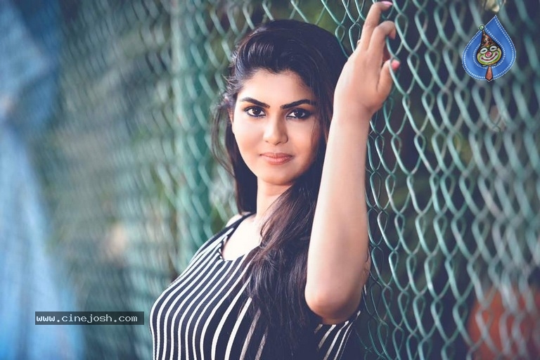 Actress Ubasna RC Photos - 4 / 12 photos