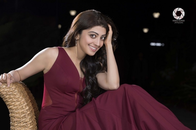 Actresses Pranitha Subhash Photos - 4 / 7 photos