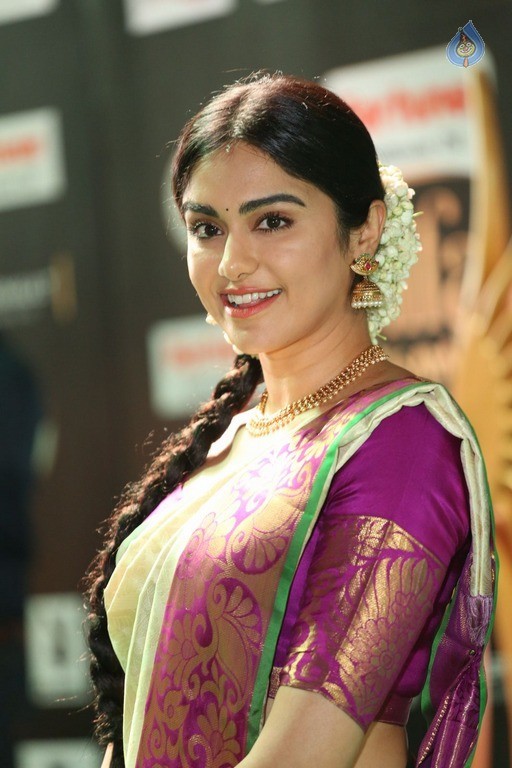 Adah Sharma at IIFA Utsavam - 22 / 40 photos