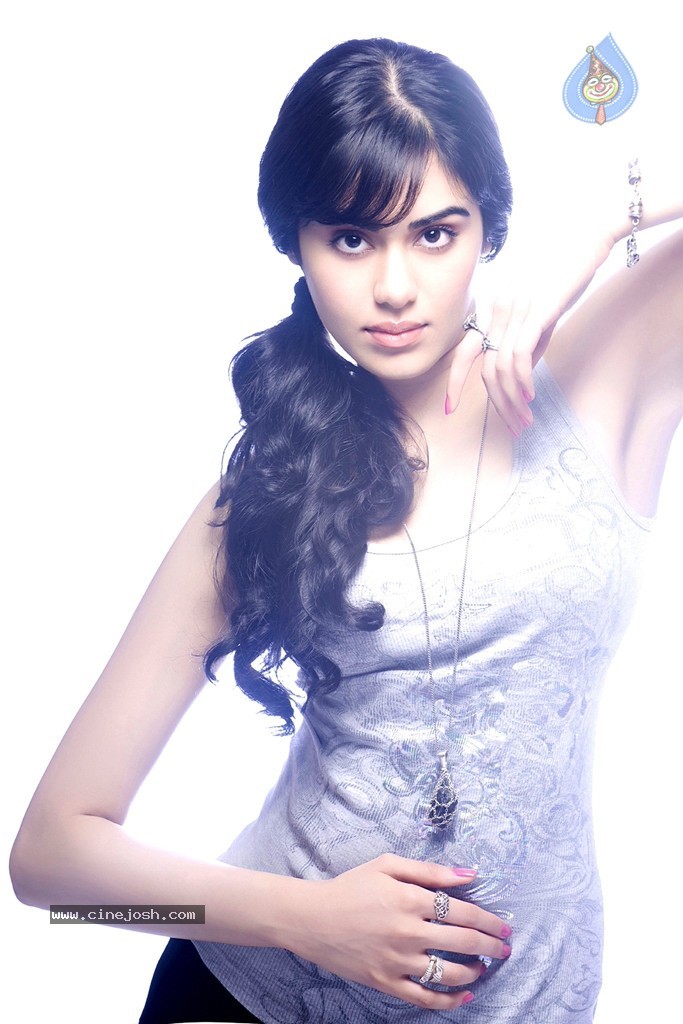 Adah Sharma Hot Stills - 10 / 38 photos