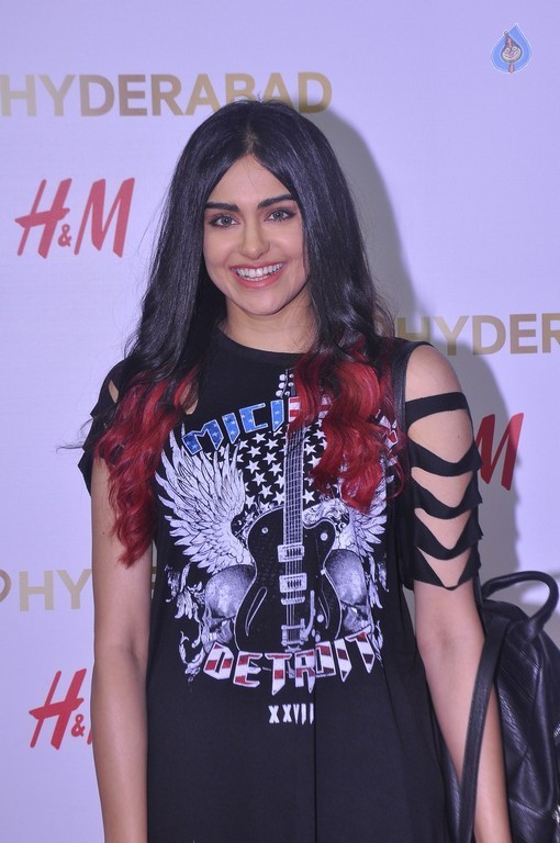 Adah Sharma Images - 13 / 25 photos