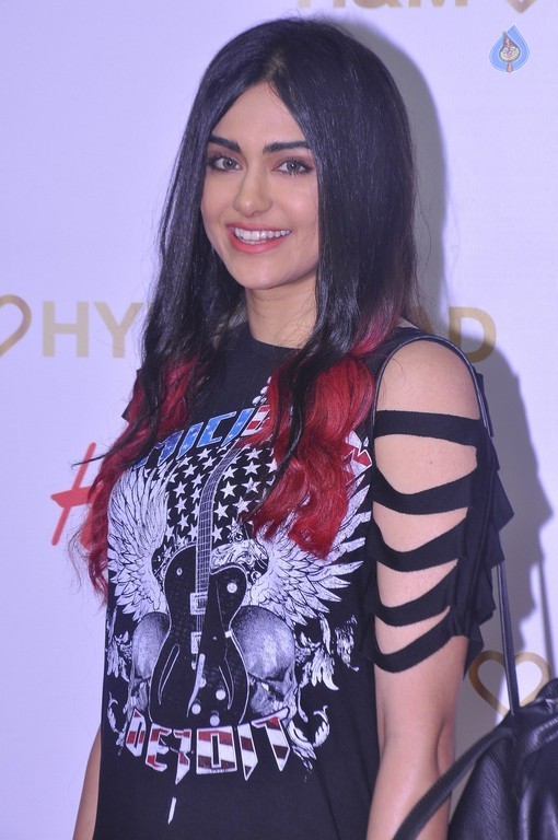 Adah Sharma Images - 15 / 25 photos