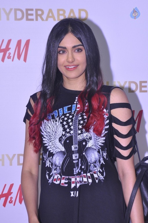 Adah Sharma Images - 22 / 25 photos