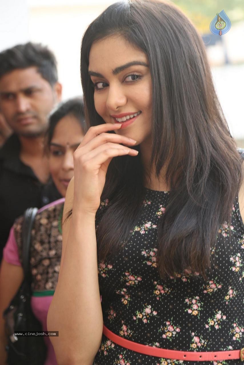 Adah Sharma Latest Gallery - 30 / 64 photos