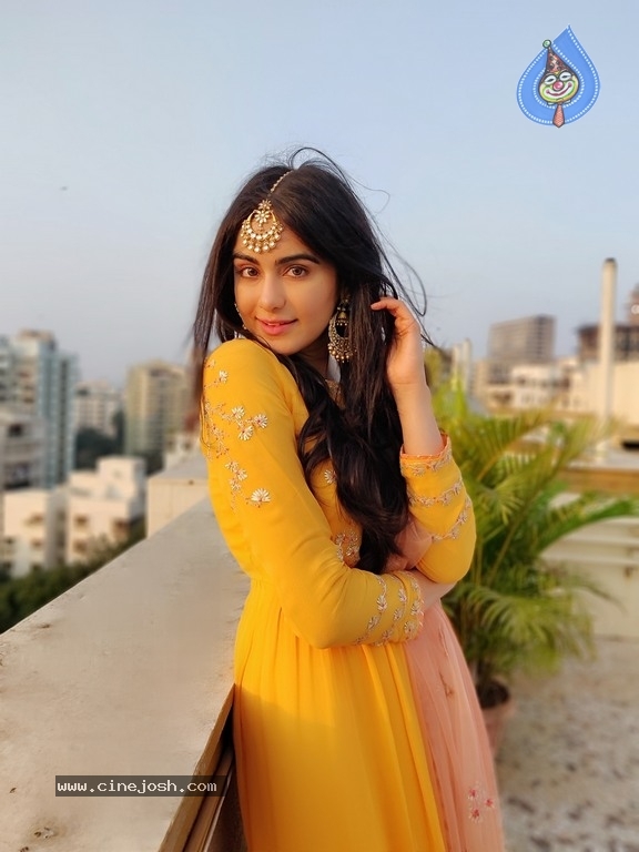 Adah Sharma Latest Pics - 4 / 6 photos