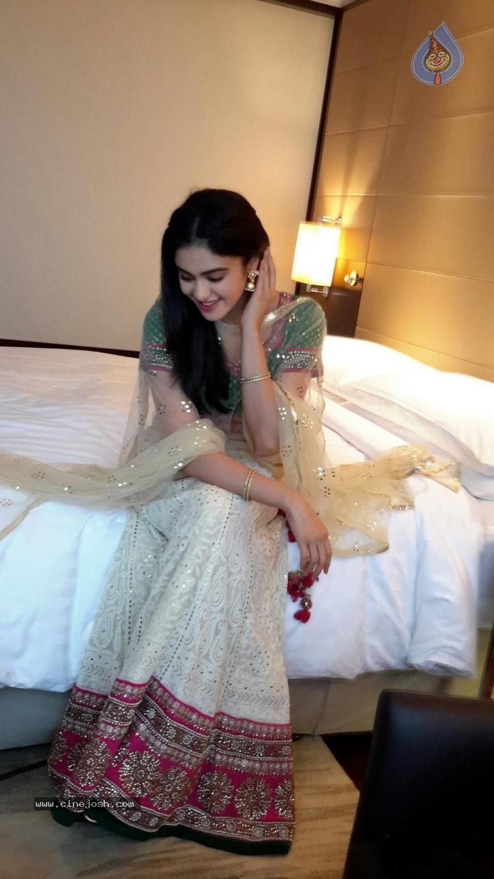 Adah Sharma Latest Pics - 6 / 17 photos