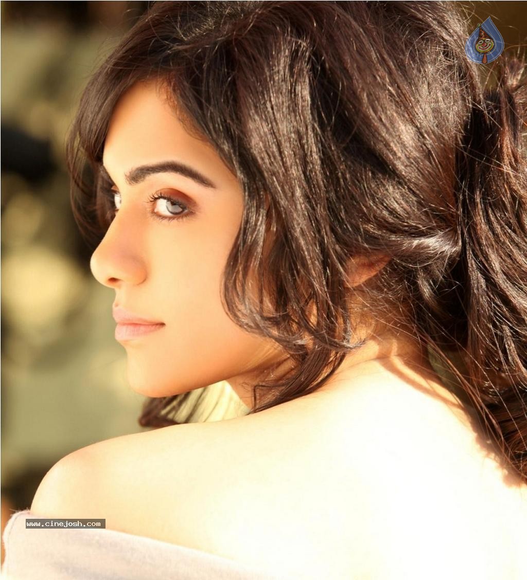 Adah Sharma Latest Pics - 7 / 17 photos