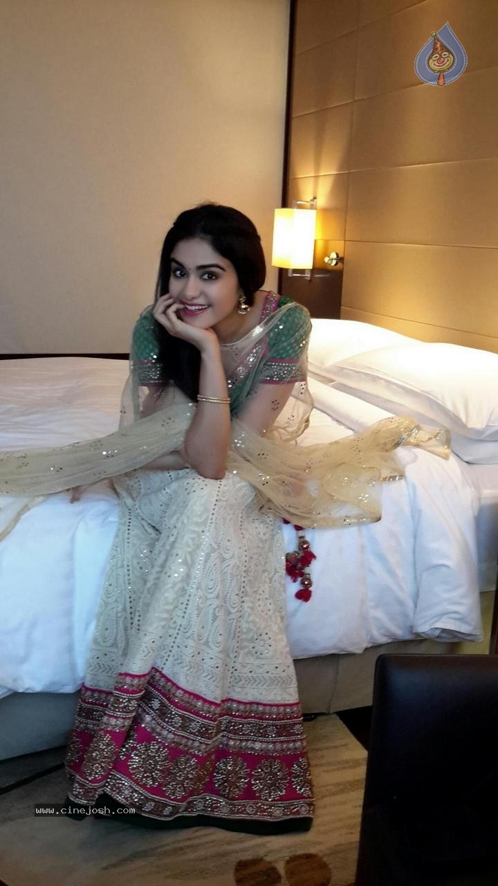 Adah Sharma Latest Pics - 16 / 17 photos