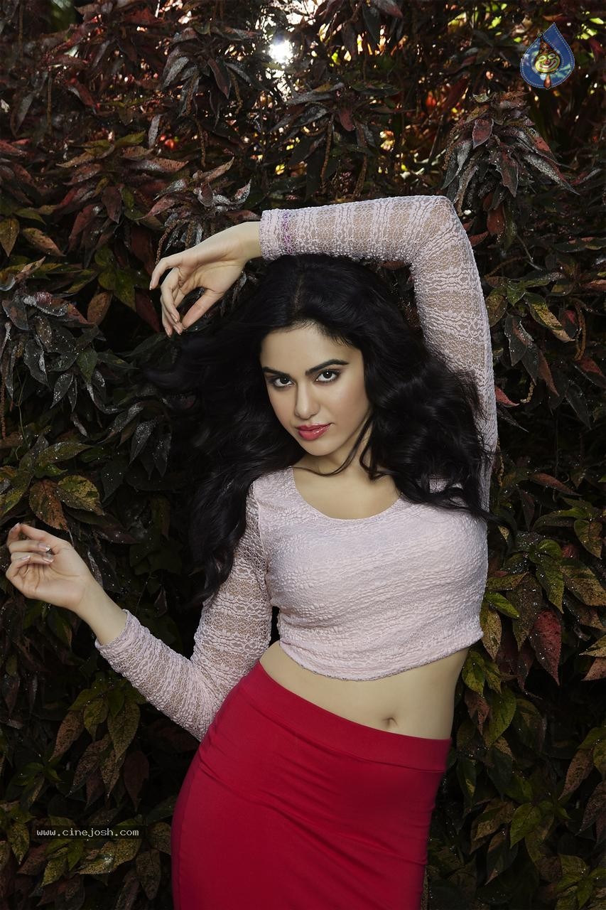 Adah Sharma New Photoshoot - 6 / 6 photos