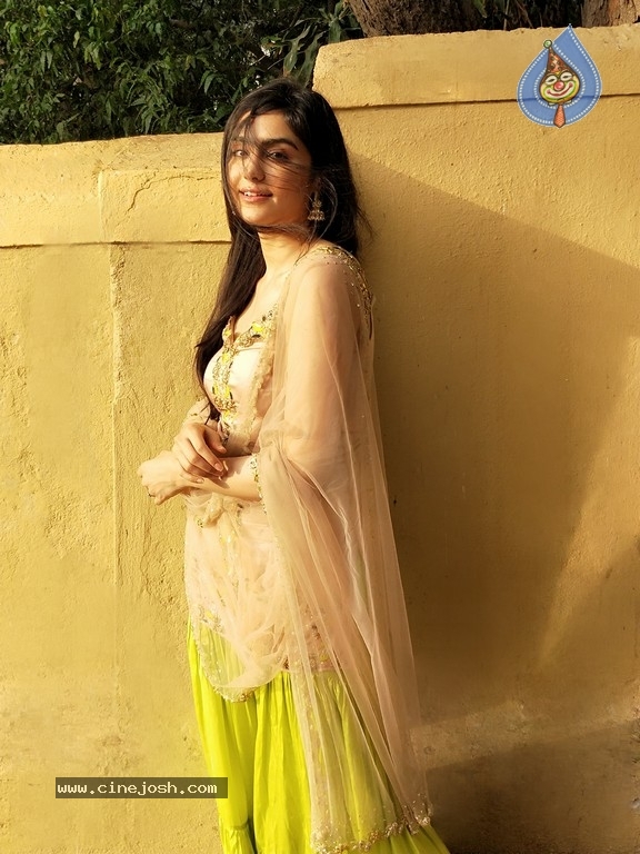 Adah Sharma New Pics - 1 / 5 photos