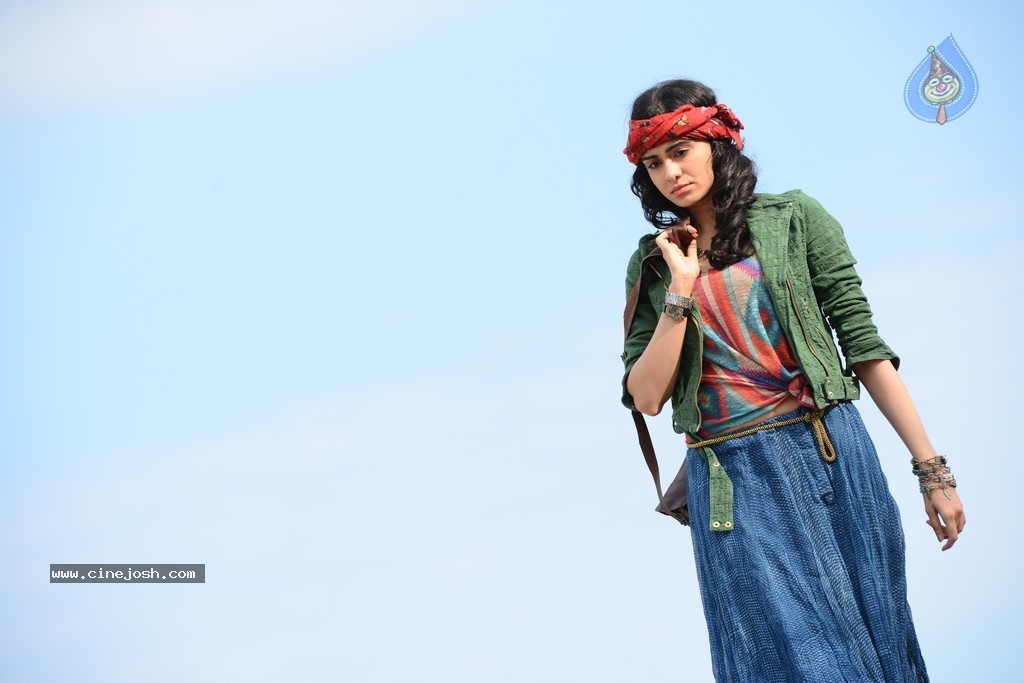 Adah Sharma New Pics - 31 / 78 photos