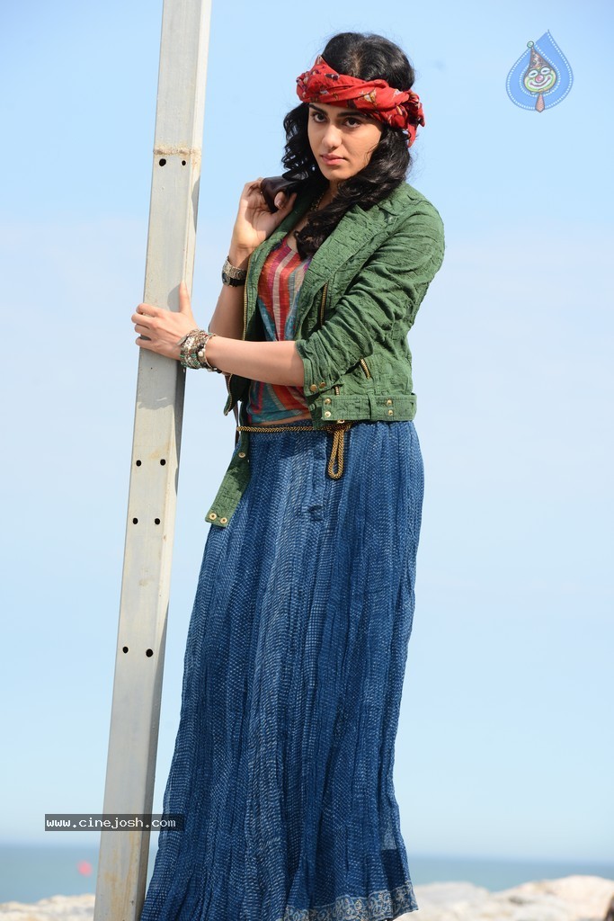 Adah Sharma New Pics - 34 / 78 photos