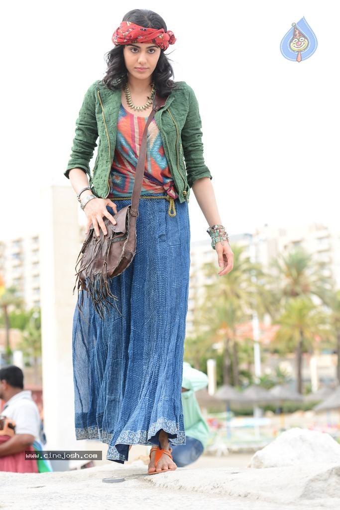 Adah Sharma New Pics - 35 / 78 photos