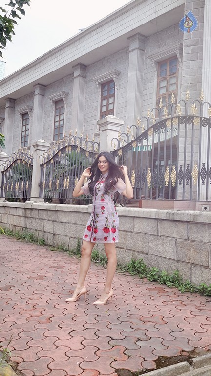 Adah Sharma New Pics - 6 / 13 photos